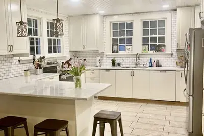 Image de Family home 1 mi from downtown Opelika & 6. 7 mi from Jordan-Hare