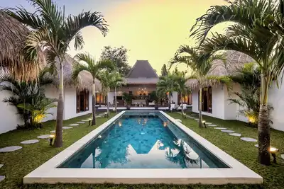Image de New! 5 Bdr Dream Villa in the heart of Seminyak