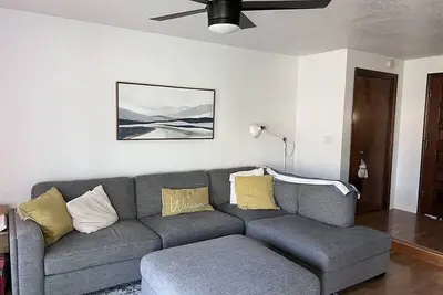 Hathaway- single level - King Bed