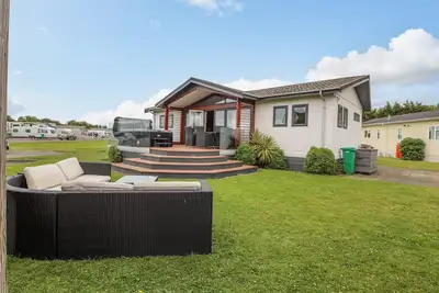 Image de Honeysuckle Lodge, pet friendly, character holiday cottage in Towyn