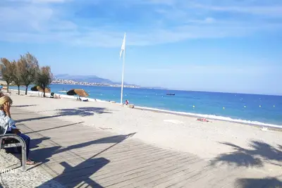 Image de 100 Mètres plage /piscine/parking/  2 Pièces