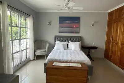 Image de Elegant house with outdoor pool