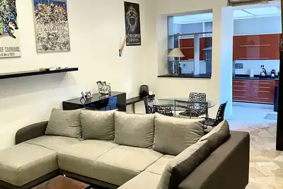 Image de Spacious, Perfect location - Air conditioning ❄️. Little garden top for pets.