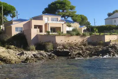 Image de Coryphène pied dans l eau