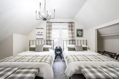 Image de Relax at this stylish and walkable retreat!