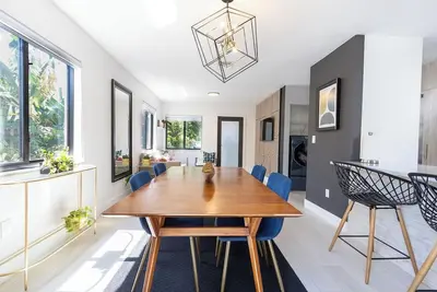 Image de Modern Centrally Located 3br/2ba Tropical Retreat. Patio, Parking & Fast WiFi
