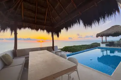 Image de Casa Toloc- Oceanfront Home, Amazing Views, 4 Bedrooms, 4. 5 Bathrooms.