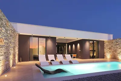 Image de Villa Clover - villa de vacances confortable à seulement 100 mètres de la plage avec piscine privée