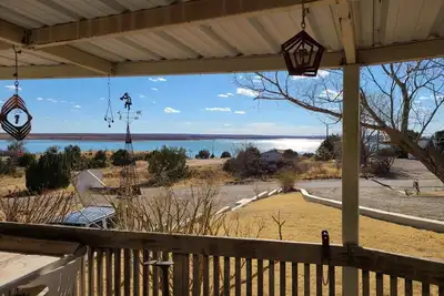 Image de 4 Bedroom Lake House with fantastic views and plenty of space.