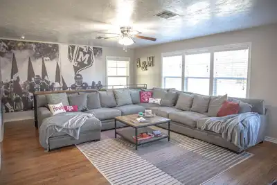 Image de Good Bull Getaway-The Ultimate Aggie Retreat! with Game Room!