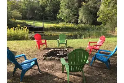 Evl 2 Br Cozy Apt w/ Retro Cabin feel on 7 acres