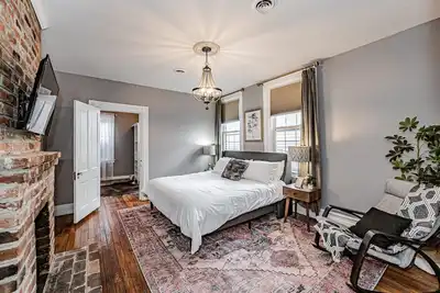 Image de Cozy walkable downtown retreat, 3 minutes to Vcu