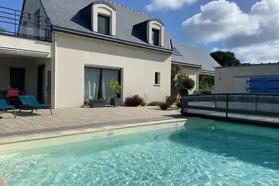 Image de Magnifique maison moderne située à Erquy, disposant d'une piscine privative.