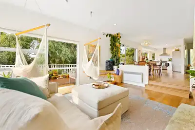 Image de Peaceful Oasis in the Heart of Stanmore Bay. \nA sweet 7mins walk to the beach! \n
