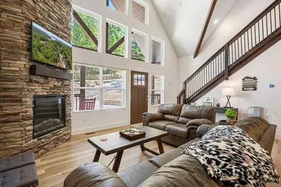 Image de Family Lodge with indoor pool close to Sdc