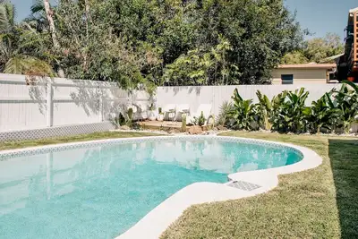 Image de Modern coastal family home - 5 mins to beach!