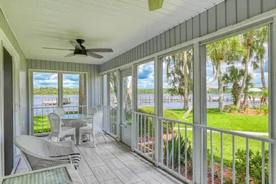 Image de Riverfront, Views, Fishing and Boating Paradise, Steps to the Water, Community Pool and Boat Slip!