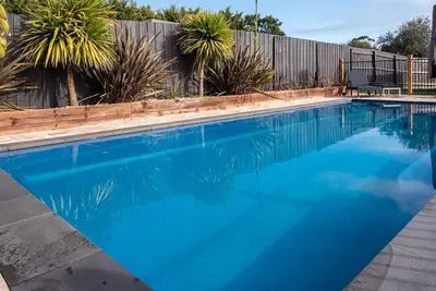 Image de Waterfall Gully Retreat with Gas heated Pool