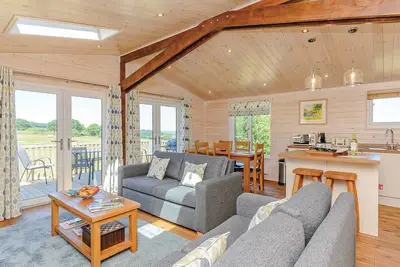 Image de Contemporary lodge with stunning countryside views.