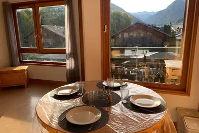 Image de Studio ensoleillé à Morzine avec tennis proche village