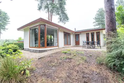 Image de Chalet avec 2 chambres à coucher et terrasse