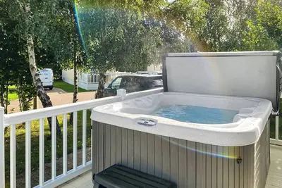 Image de A stunning holiday home, with one master double with en suite W.