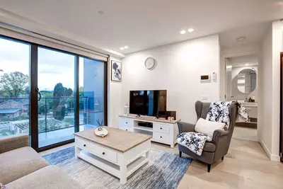 Image de The Hamptons - Luxurious Fully Furnished 2 Bedroom Central Location
