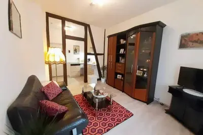 Image de Gemütliche Wohnung mit Offener Küche und Großem Garten