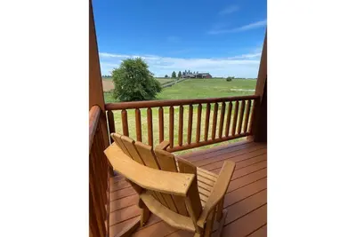 Image de New Villa On the Bourbon Trail with Hot Tub-3