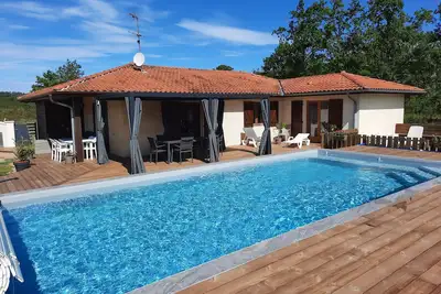 Image de Quiet House with Heated Pool