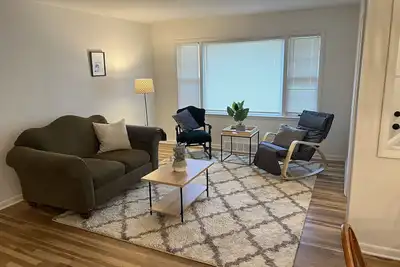 Image de Just minutes from airport and downtown! Perfect for Cws or zoo visits.