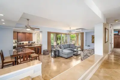 Image de Palms at Wailea 705 - Luxury Renovation, Prime Location, Close to Shops, Full Ac