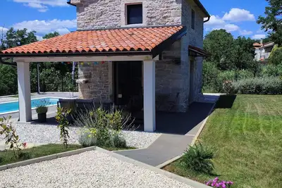 Image de Romantic and cozy stone house, peaceful and relaxing landscape