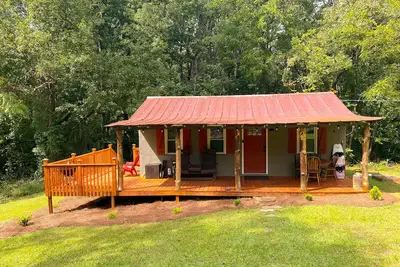 Image de Charming Fishing Cabin w/ lake view near Stone Mountain