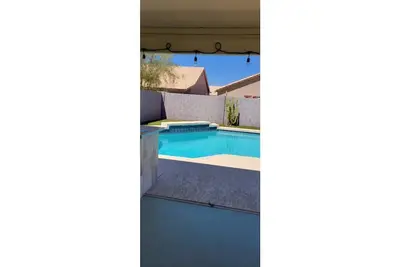 Image de Chandler Beauty located near everything!