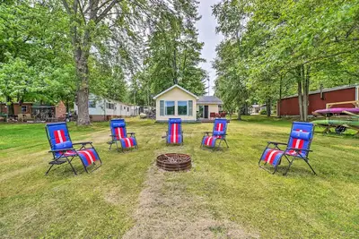 Image de Kayaks & Grill: Pet-Friendly Mecosta Cottage!