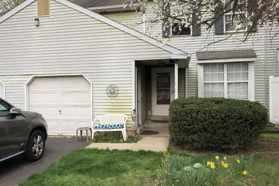 Image de Comfortable 2 Bedroom TownHome/Apt - Large Yard