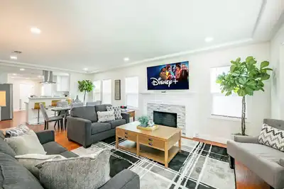 Image de Alhambra 4 Bed home near Dtla w/Parking