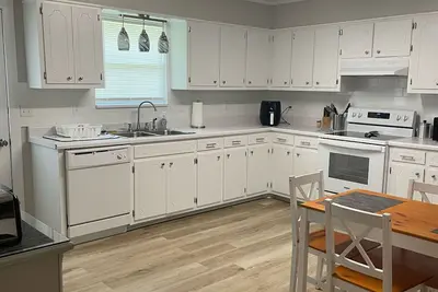 Image de 611-  Entire Apartment Minutes from Hospital!