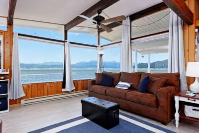 Image de New! ! Annas Bay Beach House on Hood Canal, Wifi, Ac