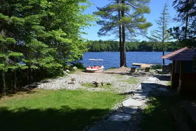 Image de Adorable family lakefront Cottage On Quiet lake in Muskoka