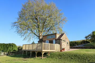 Image de Cuckoo Nest, with a garden in Ashover