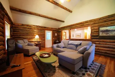 Image de Quaint Historic Log Cabin near Victor, Between Grand Targhee and Jackson