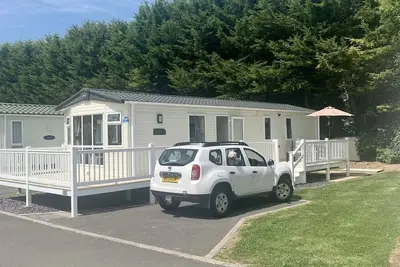 *Modern, spacious ‘home from home’* 10min stroll seafront\/beach\/town.