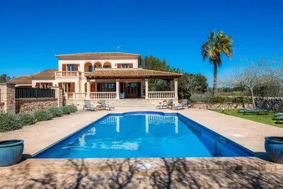 Villa Copinya Blanca à Santany avec piscine, jardin, Wi-Fi à 5 minutes de la plage