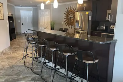 Image de 3 Bed/3 Bath Waterfront Condo w/ Slip- Clearwater Condos