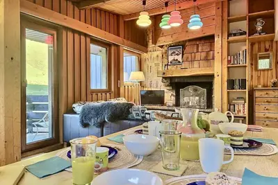 Image de 2ème étage, vue montagne, balcon, télévision, casier à ski, 50m², Tignes