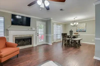 Image de Spacious 4 Br 3 Ba Home w/ Free parking & Wi-fi