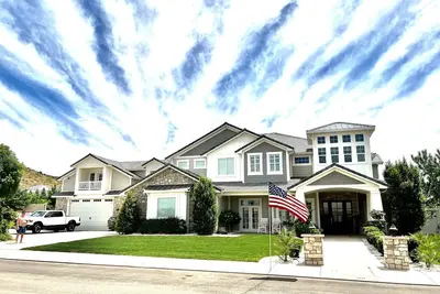 Image de Casita Retreat Apt: full kitchen, Sleeps 4, near Sand Hollow, Zions, & St George