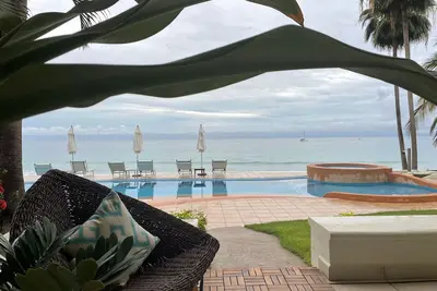 Image de Beach Getaway! Luxury Beachfront Condo in Punta de Mita!